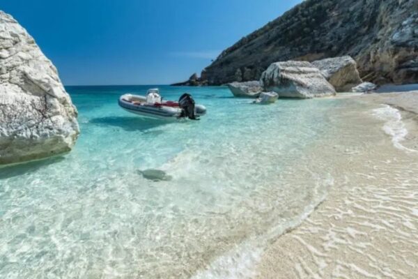 Noleggio gommone senza patente